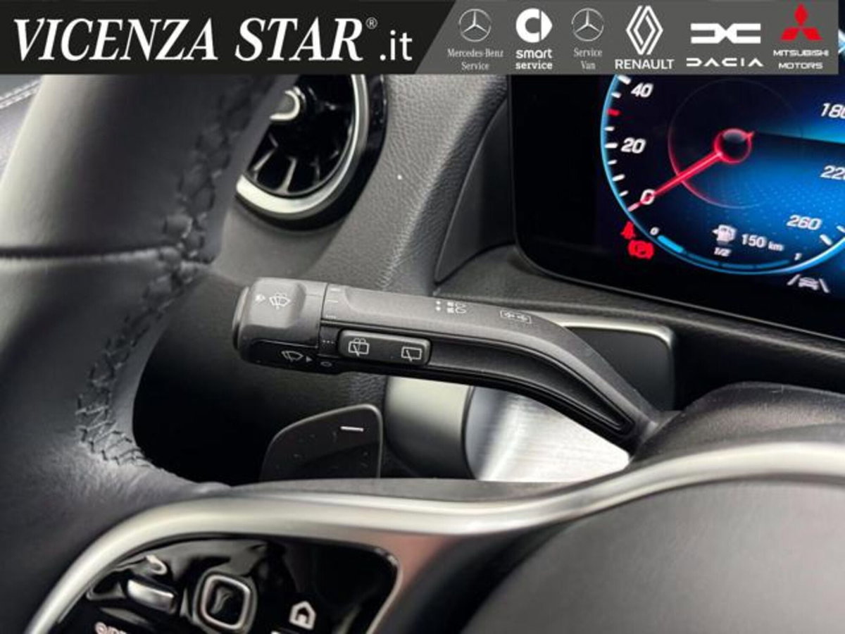 Mercedes-Benz GLB 180 d Automatic Sport (13)