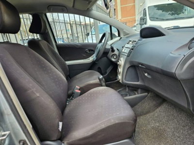 Toyota Yaris 1.0 5 porte (8)