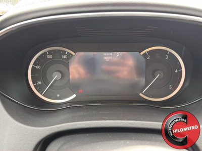 Jaguar E-Pace 2.0D I4 163 CV (18)