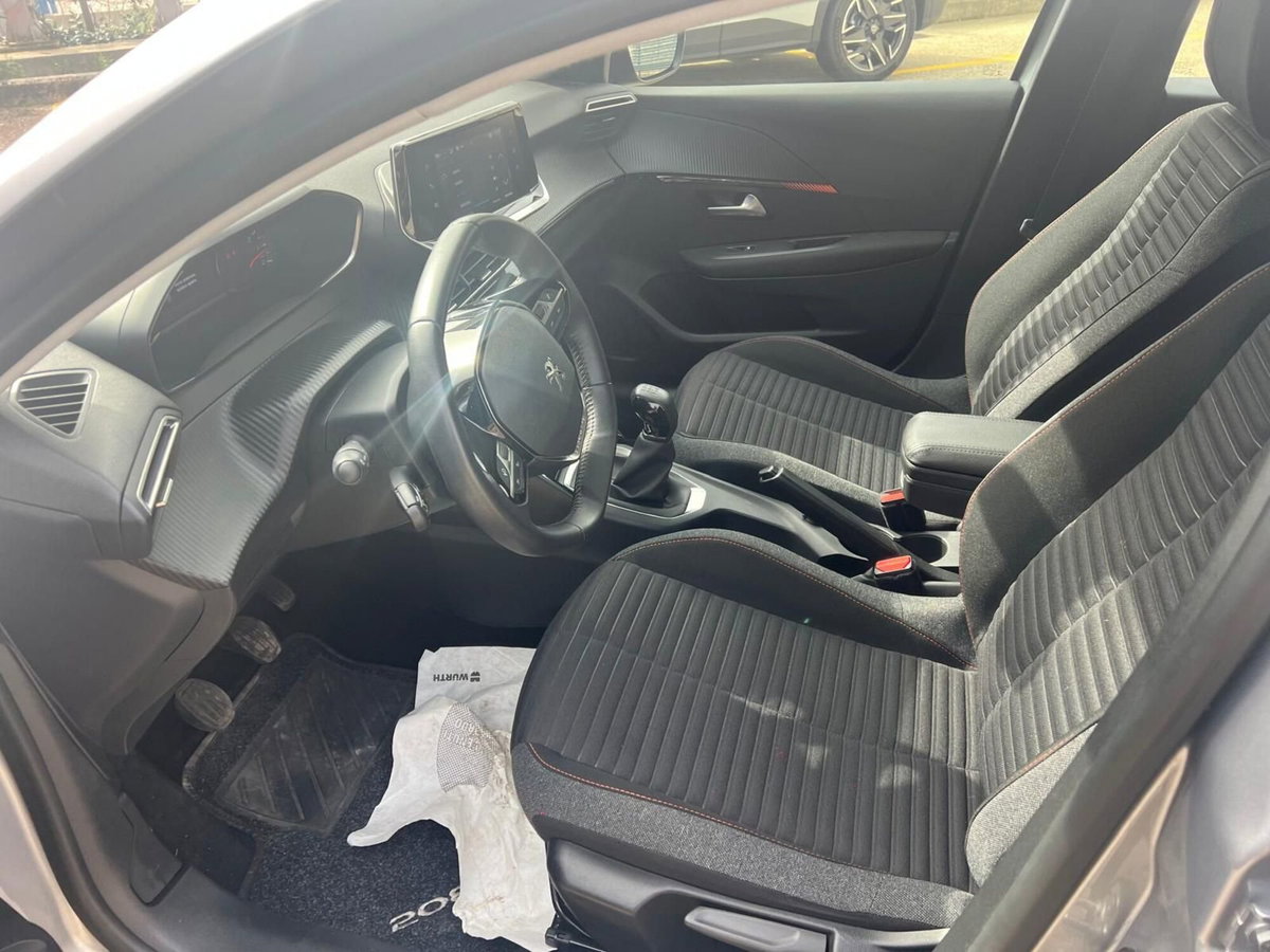 Peugeot 208 PureTech 75 Stop&Start 5 porte Active (11)