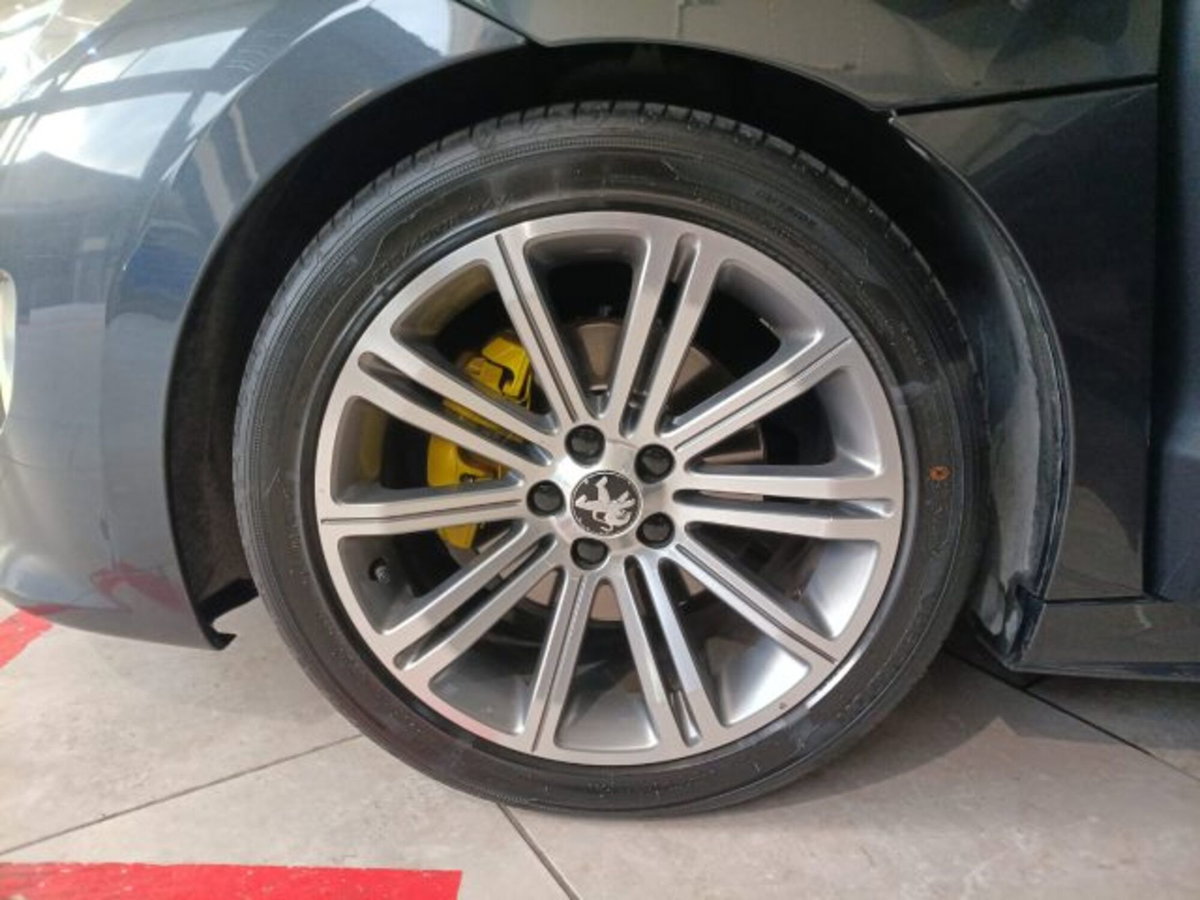 Peugeot RCZ 2.0 HDi 163CV (15)