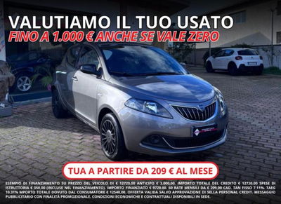 Lancia Ypsilon 1.0 FireFly 5 porte S&S Hybrid Ecochic Silver usata
