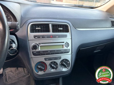 Fiat Grande Punto 1.3 MJT 90 CV 3 porte Dynamic (10)
