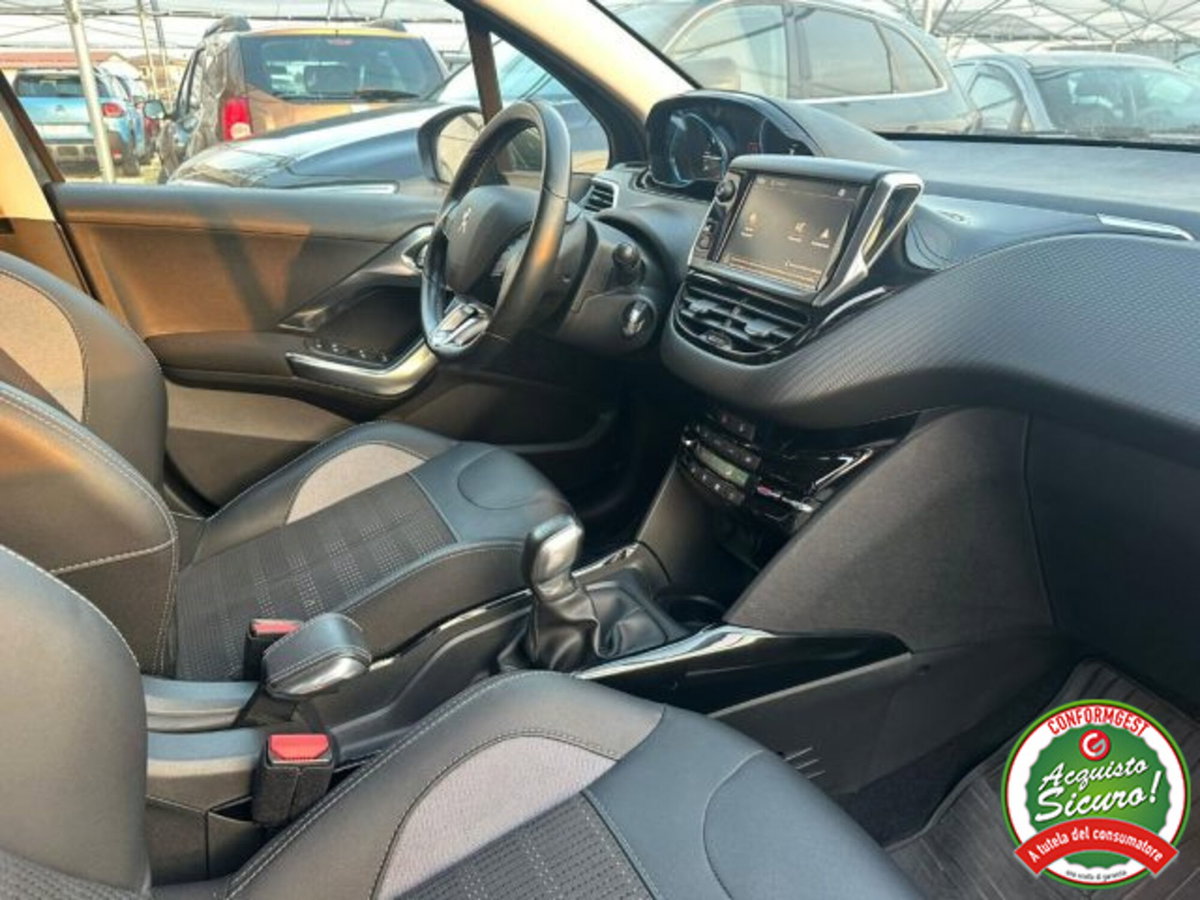 Peugeot 2008 Turbo 110 S&S Black Matt (14)