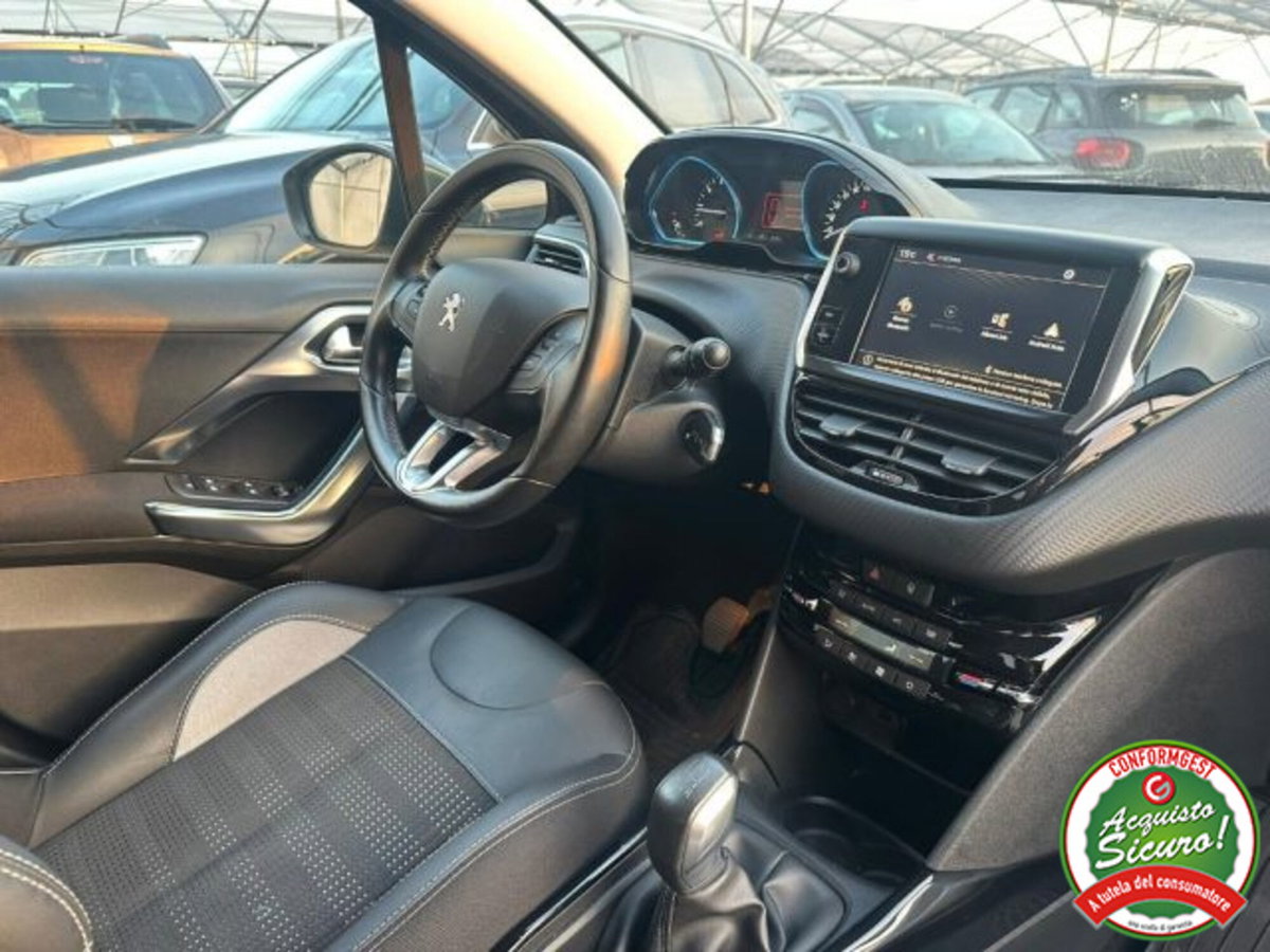 Peugeot 2008 Turbo 110 S&S Black Matt (16)