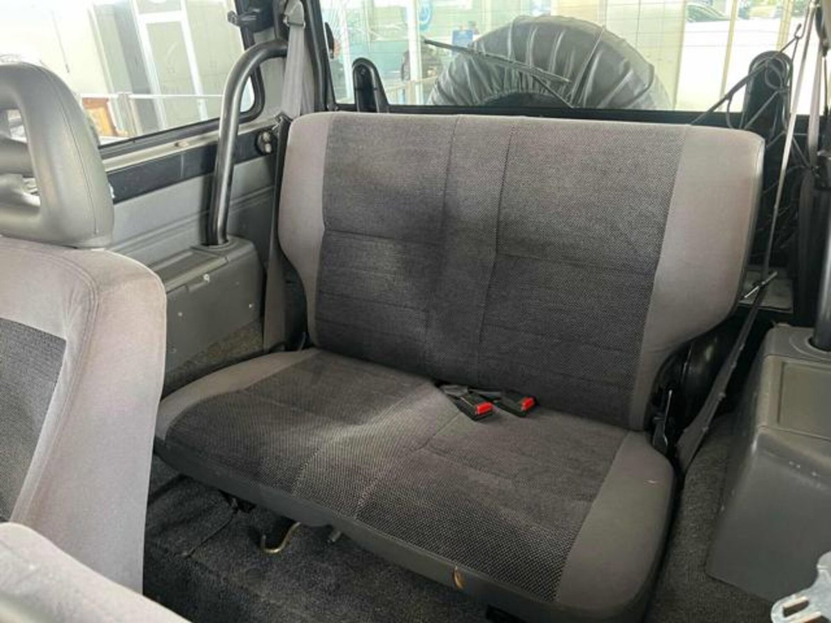 Daihatsu Feroza 1.6i cat Resin-top DX (10)