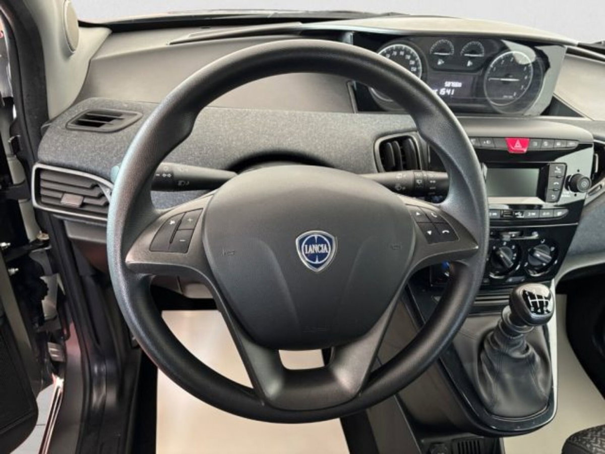 Lancia Ypsilon 1.0 FireFly 5 porte S&S Hybrid Ecochic Silver (13)