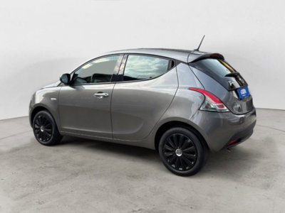 Lancia Ypsilon 1.0 FireFly 5 porte S&S Hybrid Ecochic Silver (3)