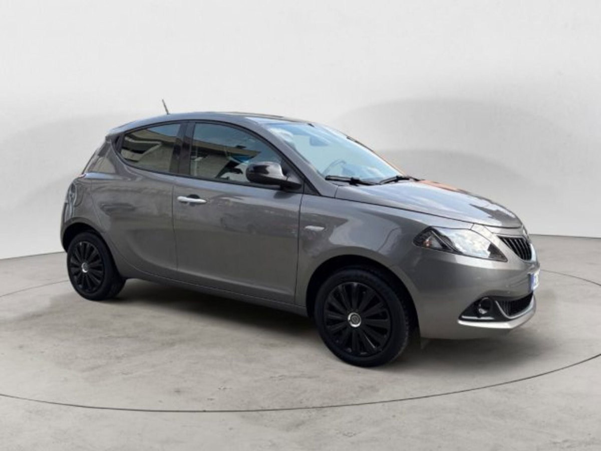 Lancia Ypsilon 1.0 FireFly 5 porte S&S Hybrid Ecochic Silver (6)