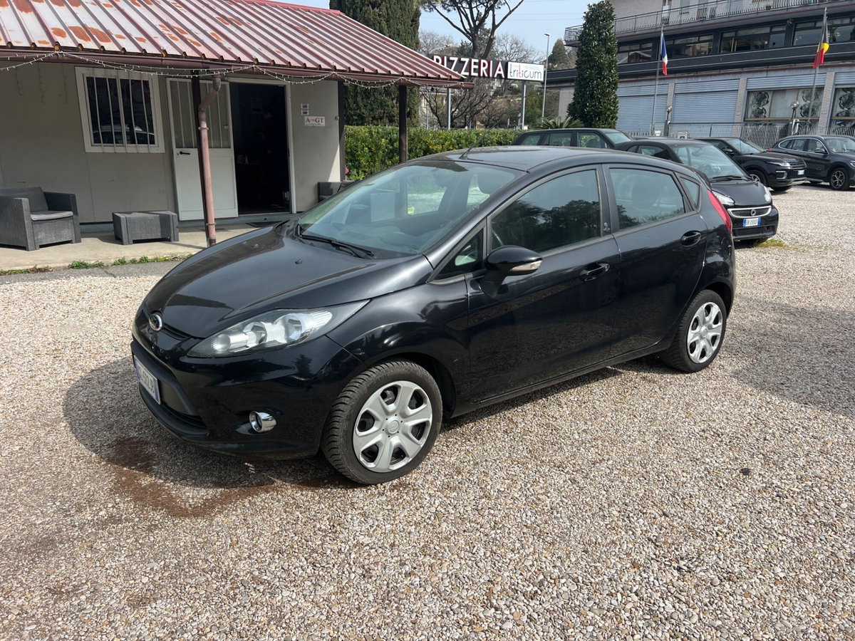 Ford Fiesta Ikon 1.2 82CV 3 porte (2)