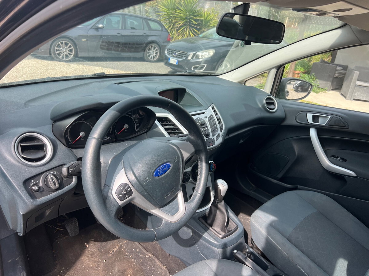 Ford Fiesta Ikon 1.2 82CV 3 porte (7)