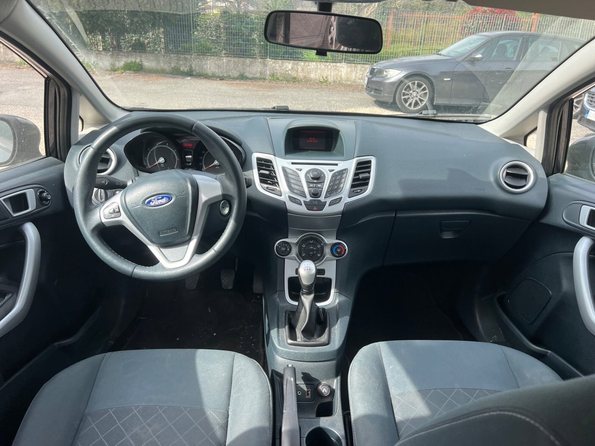 Ford Fiesta Ikon 1.2 82CV 3 porte (8)