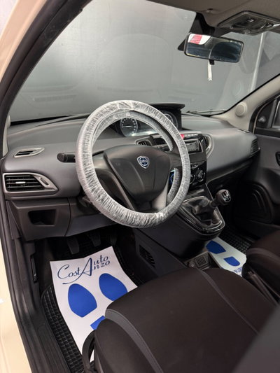 Lancia Ypsilon 1.3 MJT 16V 95 CV 5 porte S&S Platinum (8)