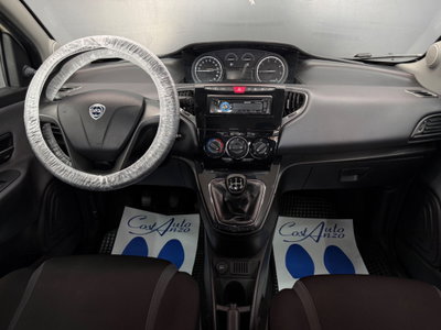 Lancia Ypsilon 1.3 MJT 16V 95 CV 5 porte S&S Platinum (9)