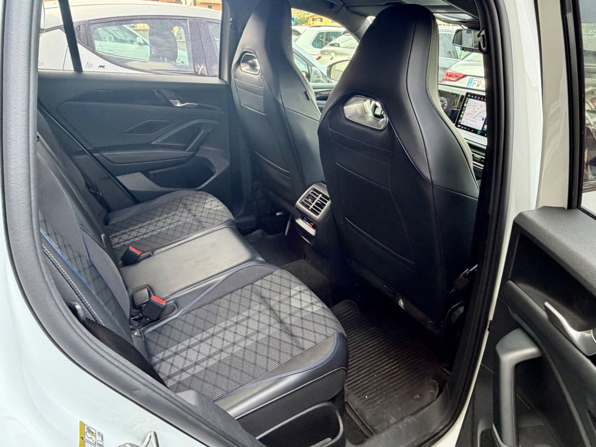 Volkswagen Tiguan Allspace 2.0 tdi R-Line 150cv dsg (10)