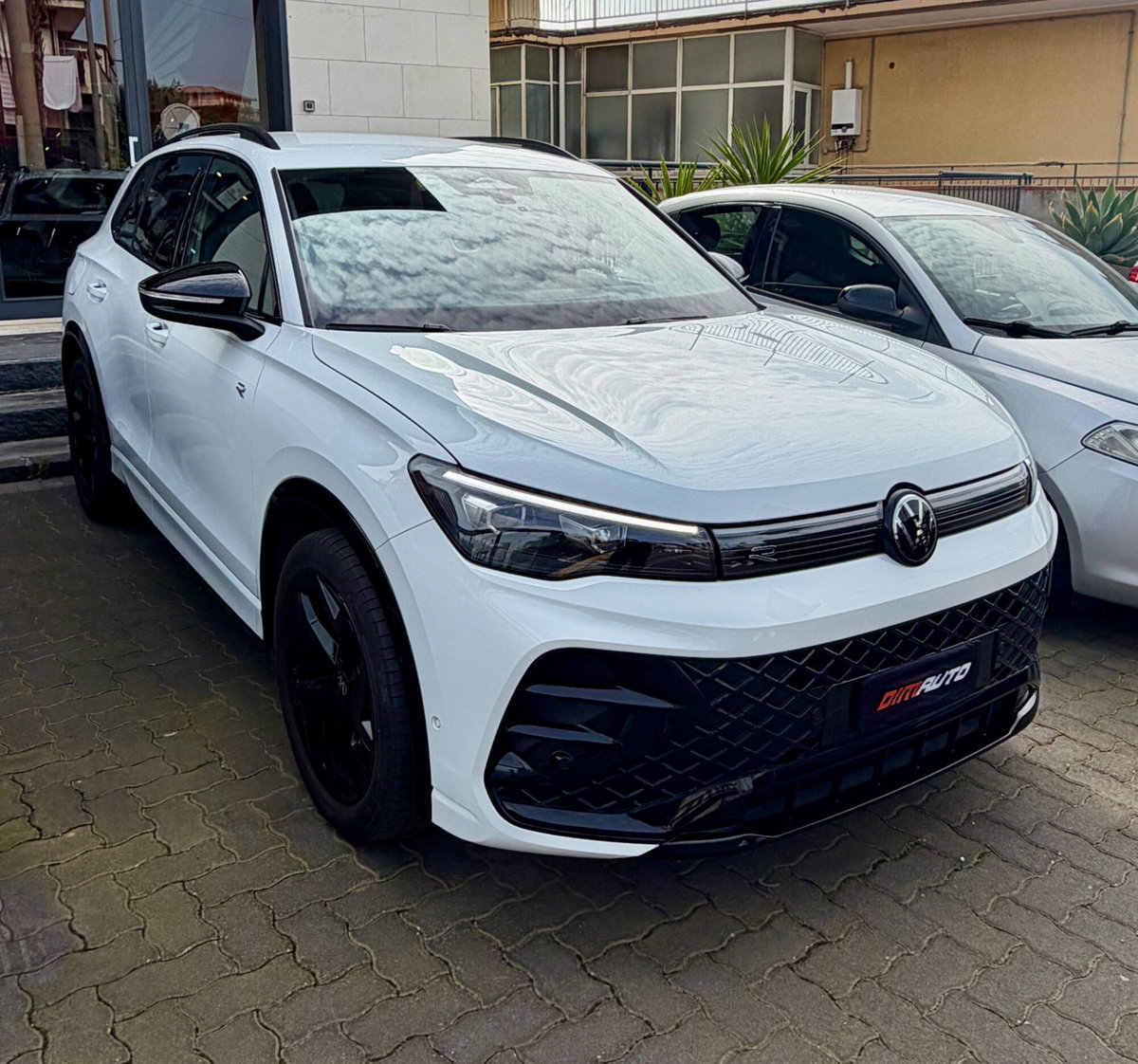 Volkswagen Tiguan Allspace 2.0 tdi R-Line 150cv dsg (4)