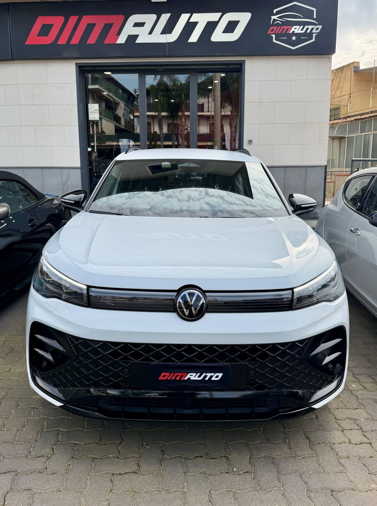 Volkswagen Tiguan Allspace 2.0 tdi R-Line 150cv dsg (7)