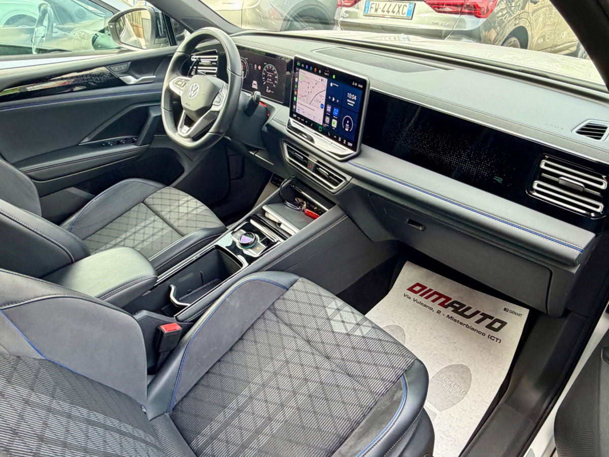 Volkswagen Tiguan Allspace 2.0 tdi R-Line 150cv dsg (9)