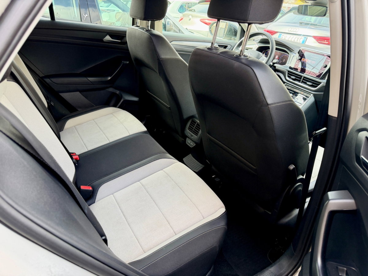 Volkswagen T-Roc 1.0 TSI Style (8)