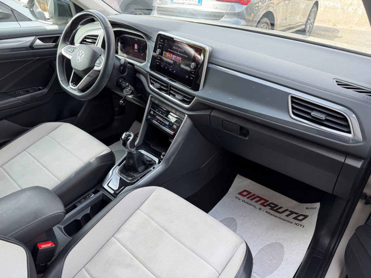 Volkswagen T-Roc 1.0 TSI Style (9)