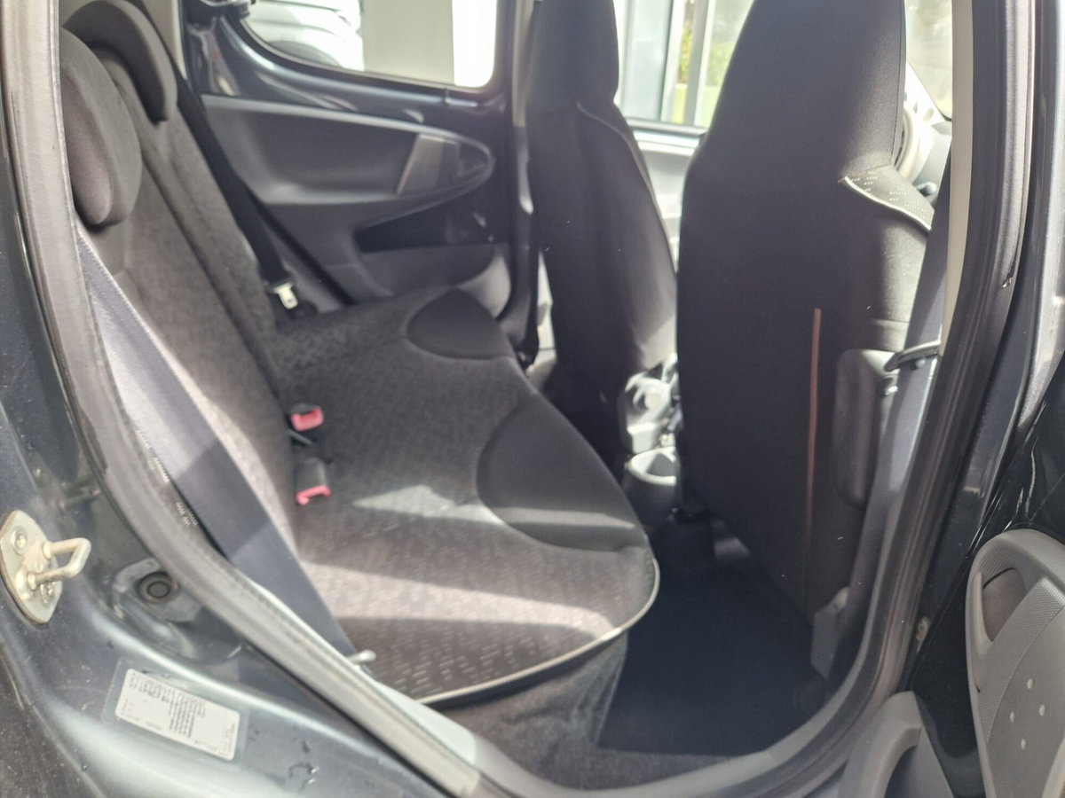 Peugeot 107 68CV 5p. Desir (8)