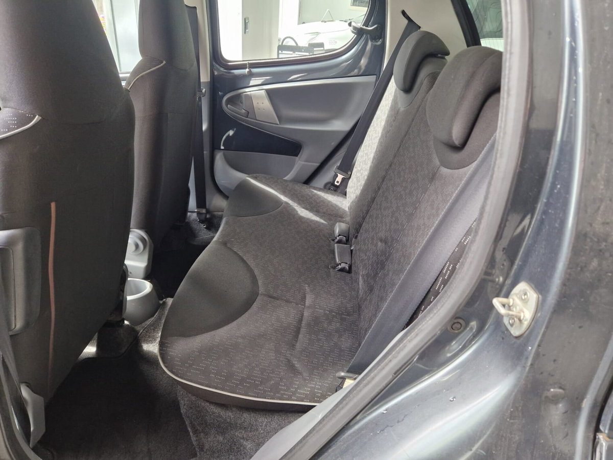 Peugeot 107 68CV 5p. Desir (9)