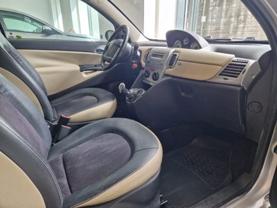 Lancia Ypsilon 1.4 Elle Ecochic GPL (10)