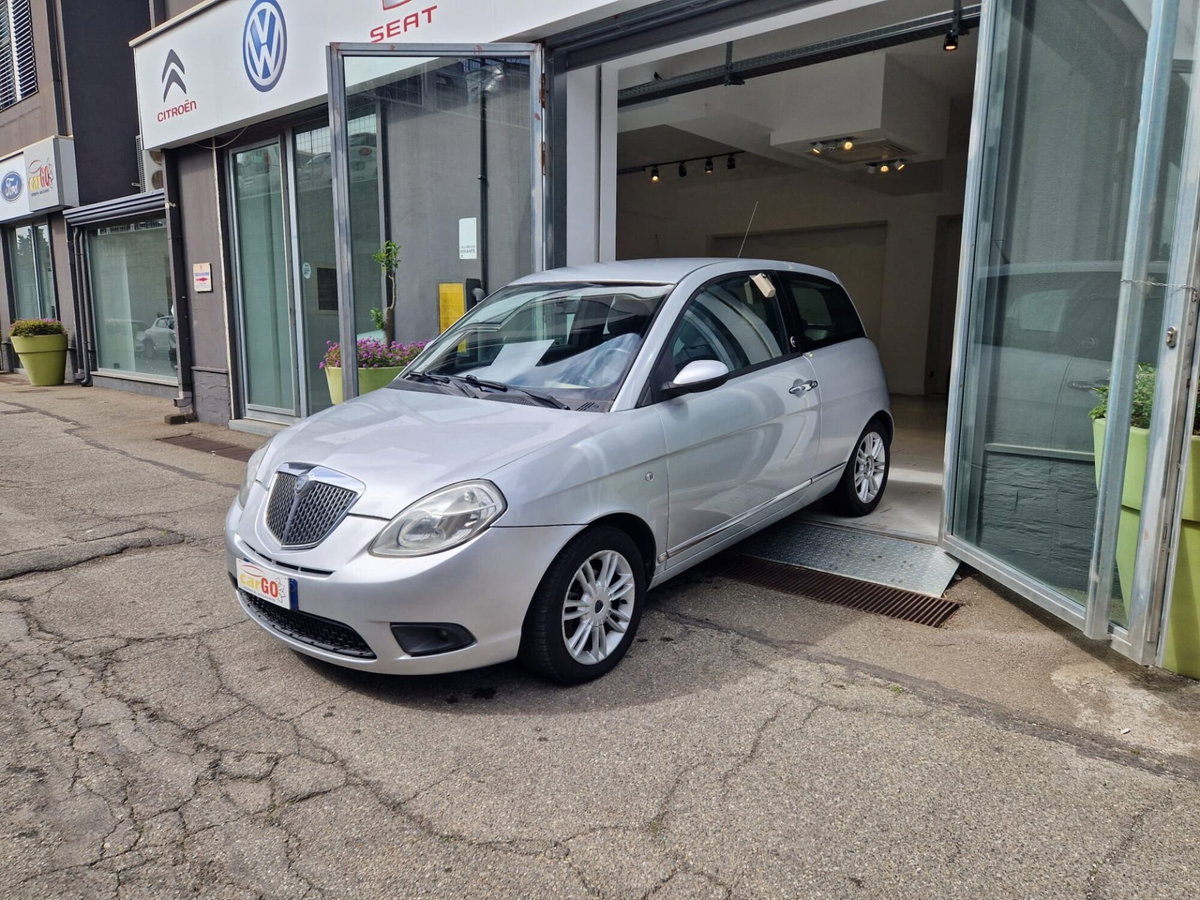 Lancia Ypsilon 1.4 Elle Ecochic GPL (3)