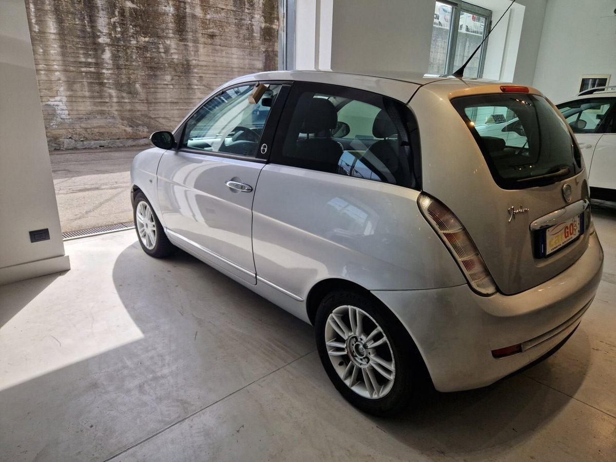 Lancia Ypsilon 1.4 Elle Ecochic GPL (6)