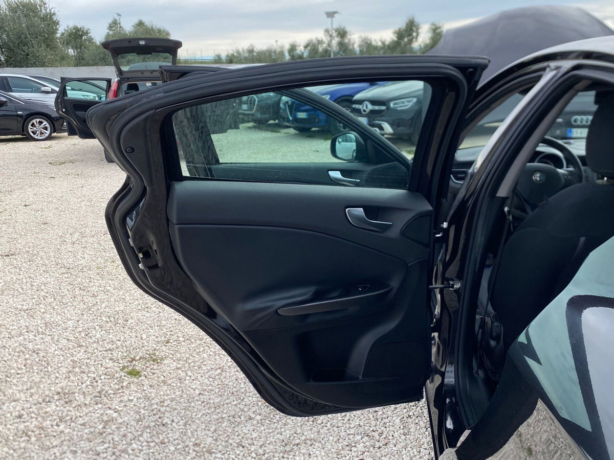 Alfa Romeo Giulietta 1.6 JTDm-2 Exclusive (13)