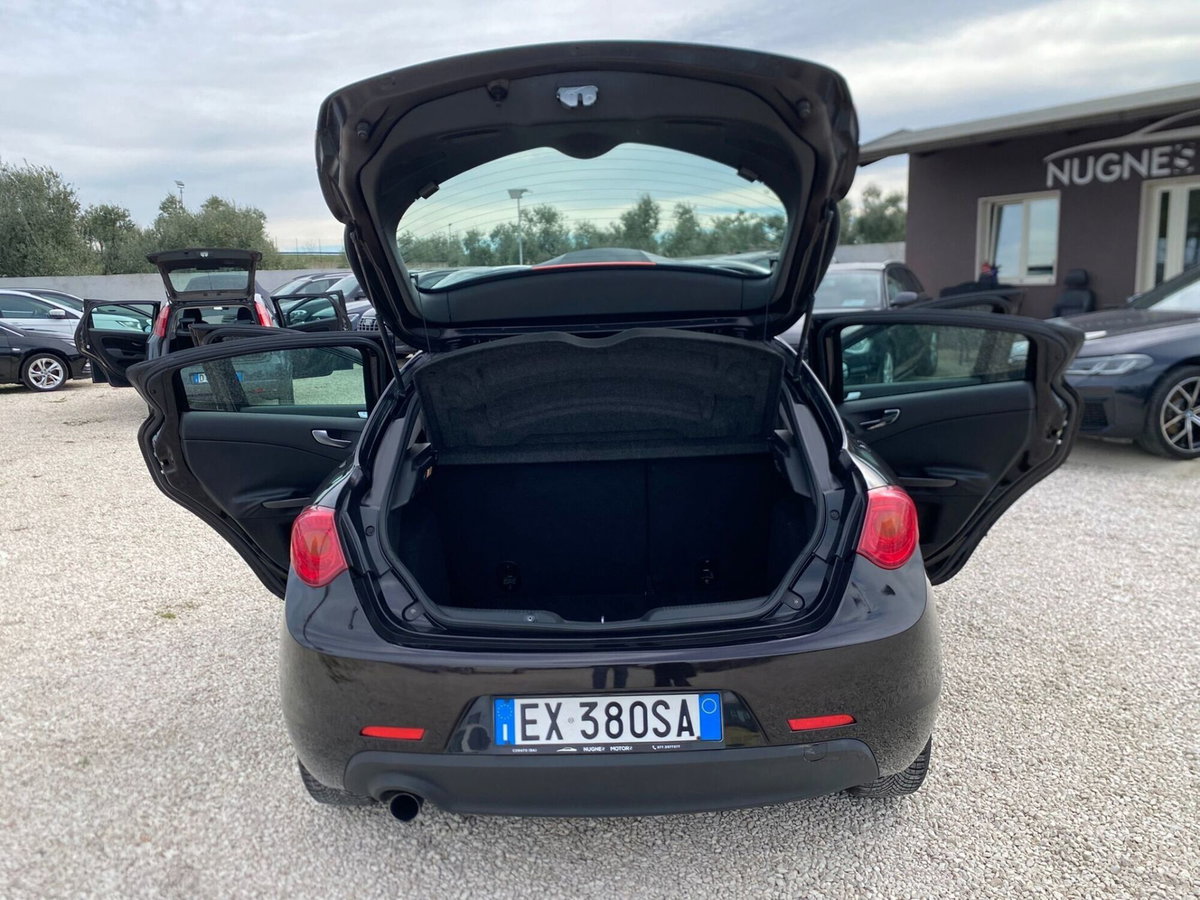 Alfa Romeo Giulietta 1.6 JTDm-2 Exclusive (14)