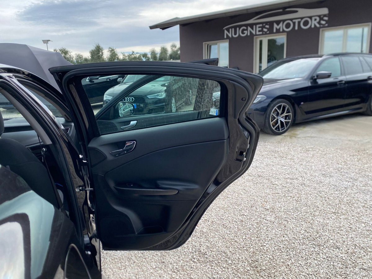 Alfa Romeo Giulietta 1.6 JTDm-2 Exclusive (17)