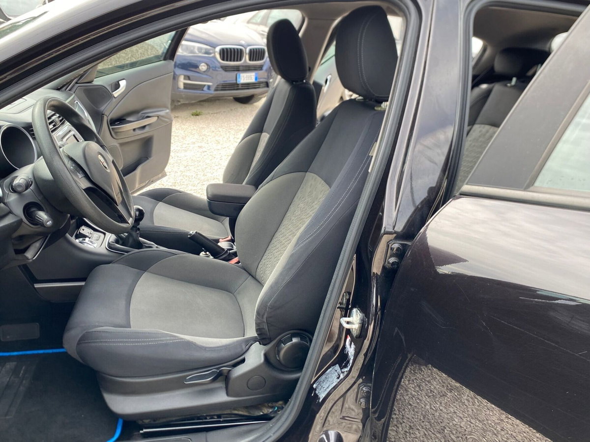 Alfa Romeo Giulietta 1.6 JTDm-2 Exclusive (19)