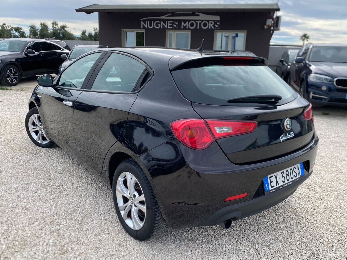 Alfa Romeo Giulietta 1.6 JTDm-2 Exclusive (5)