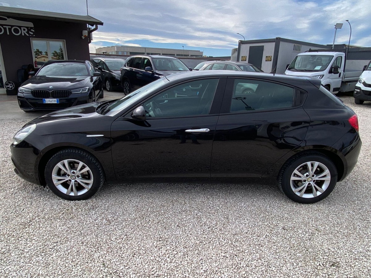 Alfa Romeo Giulietta 1.6 JTDm-2 Exclusive (6)