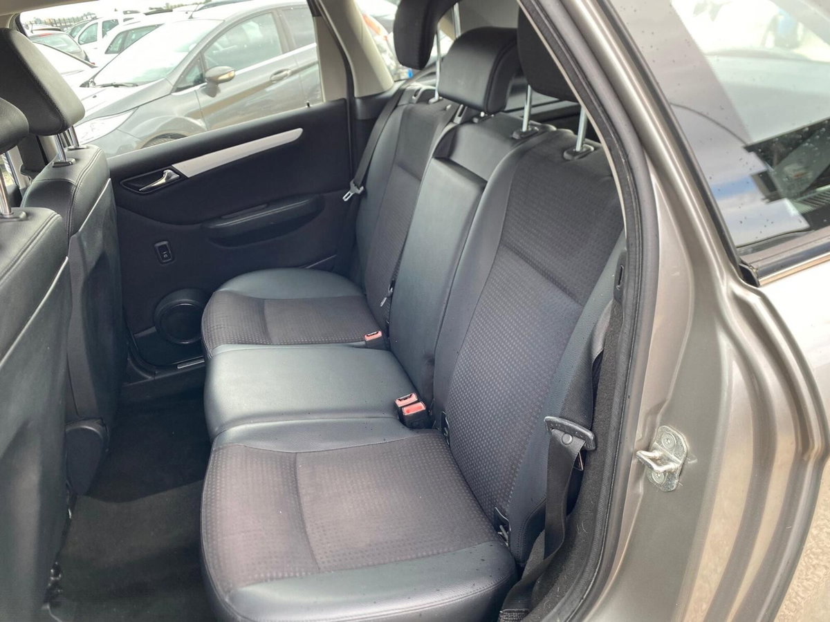 Mercedes-Benz Classe B 180 CDI Sport (18)