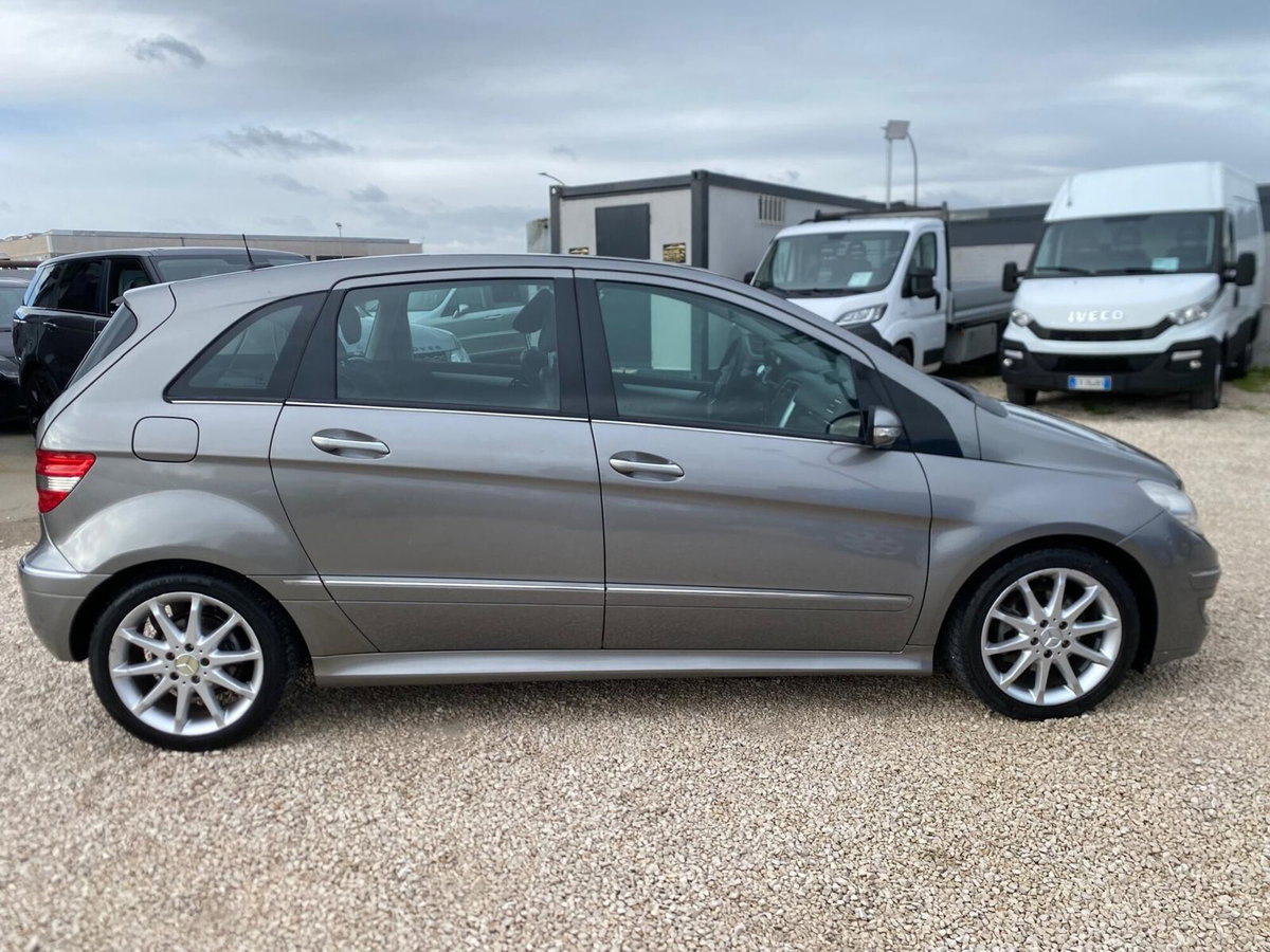 Mercedes-Benz Classe B 180 CDI Sport (2)