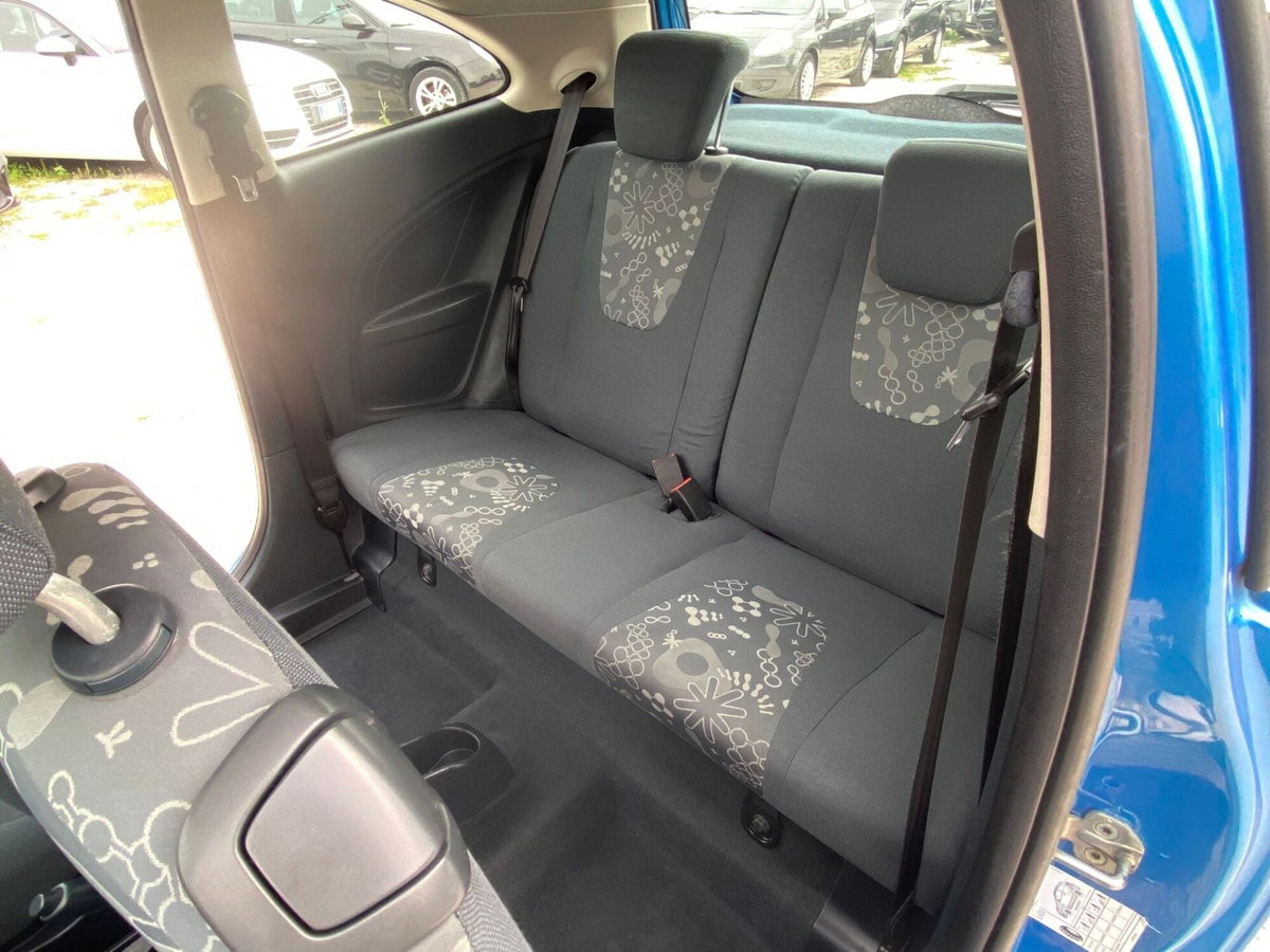 Ford Ka 1.2 8V 69CV Titanium (16)