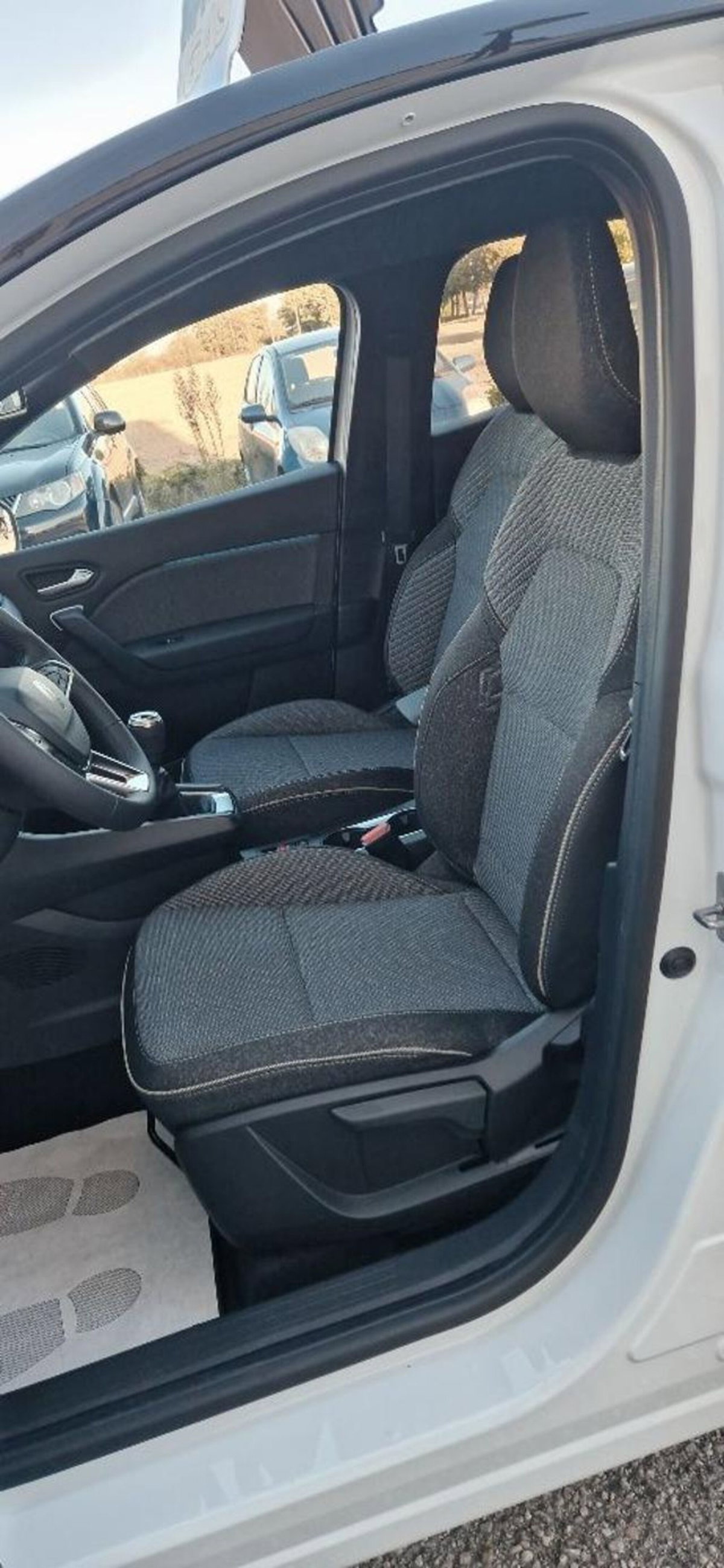Renault Captur 1.0 eco-g Techno 100cv (13)