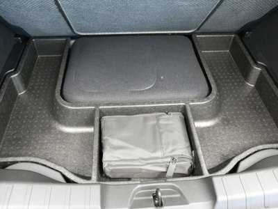 Jeep Avenger 1.2 turbo e-hybrid mhev Upland 4xe 145cv edct6 (10)