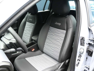 Jeep Avenger 1.2 turbo e-hybrid mhev Upland 4xe 145cv edct6 (12)