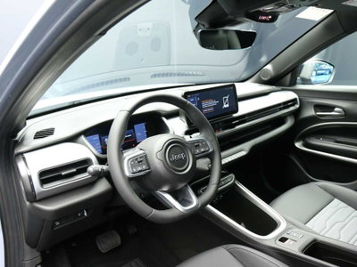 Jeep Avenger 1.2 turbo e-hybrid mhev Upland 4xe 145cv edct6 (8)