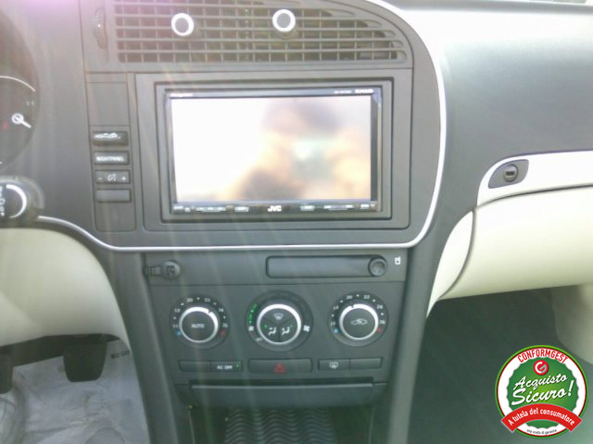 Saab 9-3 Cabrio 1.9 TiD 16V DPF Vector (17)