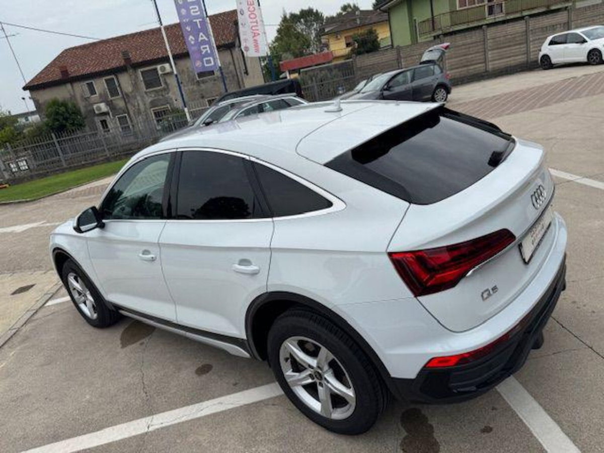 Audi Q5 Sportback 40 2.0 tdi mhev 12V Business Advanced quattro s-tronic (2)