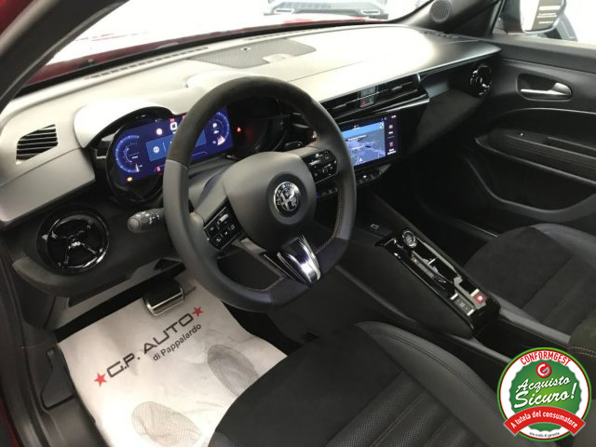 Alfa Romeo Junior 1.2 ibrida Q4 Intensa 145cv edct6 (20)