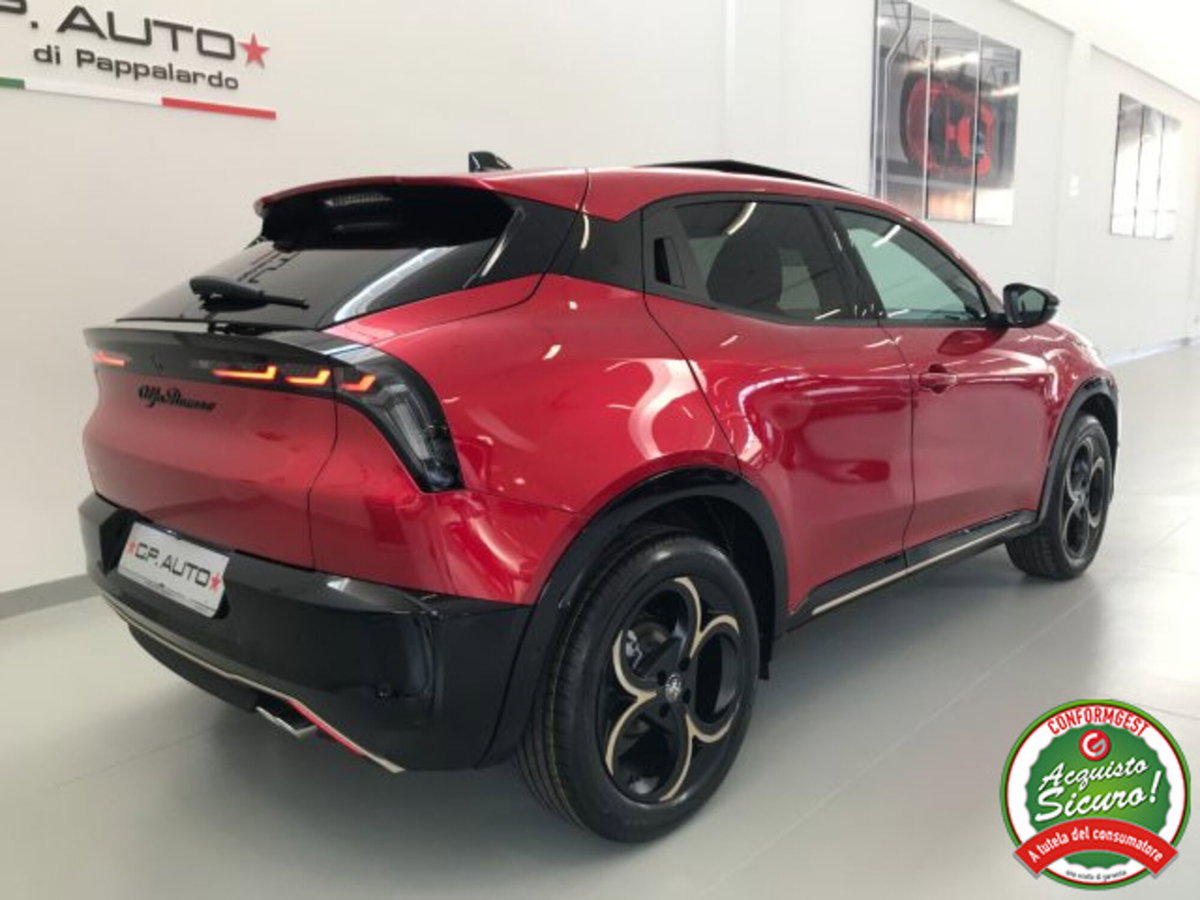 Alfa Romeo Junior 1.2 ibrida Q4 Intensa 145cv edct6 (4)
