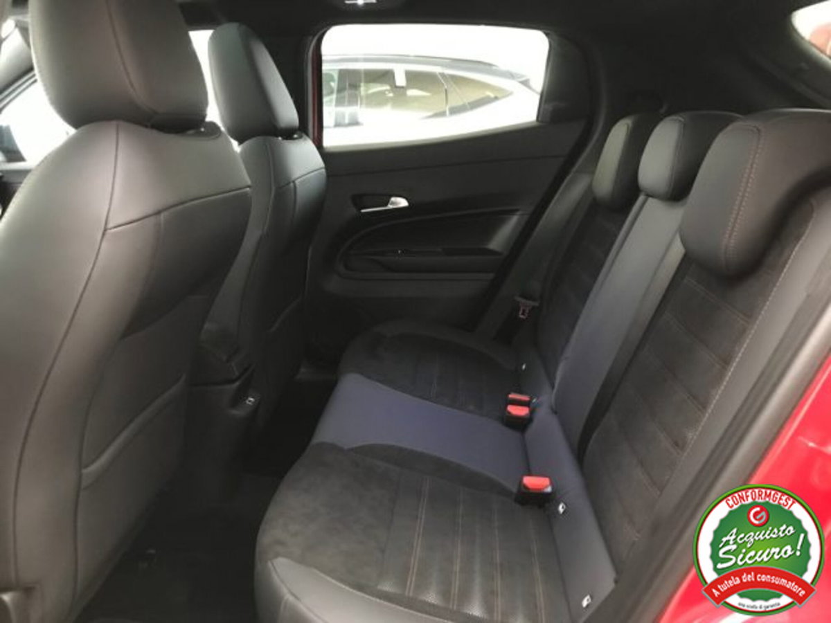 Alfa Romeo Junior 1.2 ibrida Q4 Intensa 145cv edct6 (8)