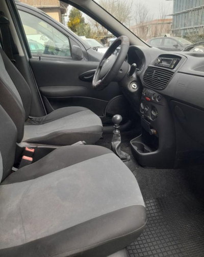 Fiat Punto 1.2 5 porte Active Natural Power (10)