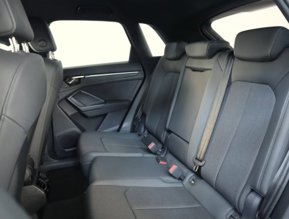 Audi Q3 35 TDI quattro S tronic S line edition (10)