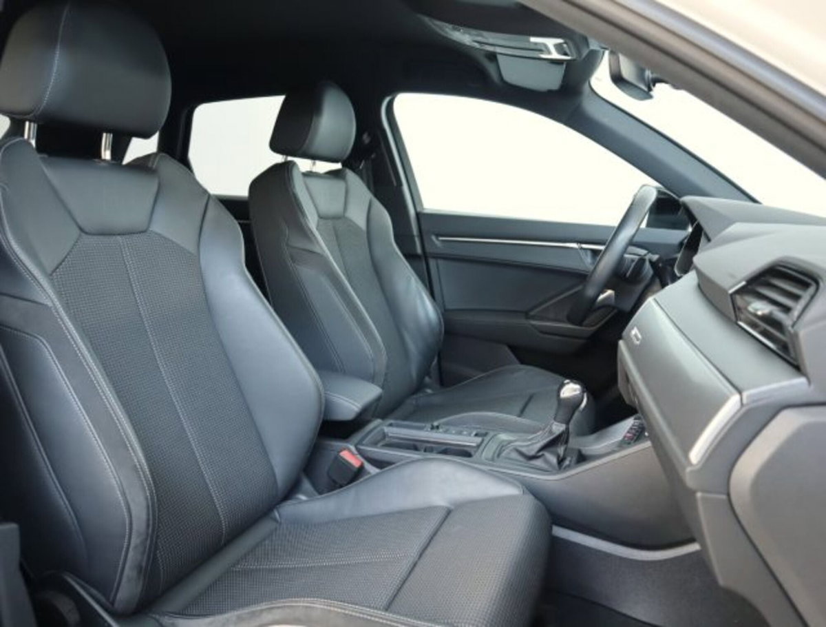 Audi Q3 35 TDI quattro S tronic S line edition (11)